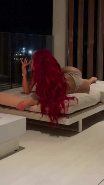 Saweetie showing off her ass