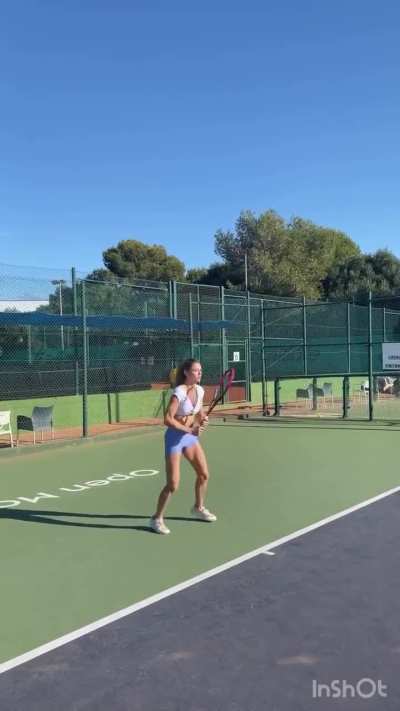 New Instagram Video, still looking so good on the court 😍