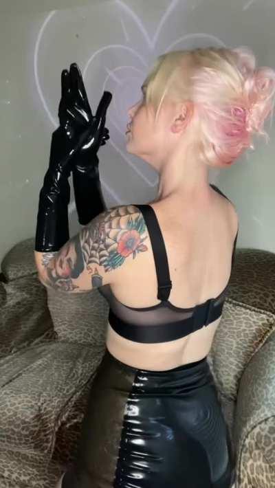 I wish I could shine your skin and wear it like latex