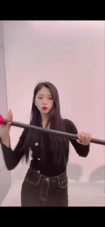 JiU - I'm here to show off my lightstick 😜 (210319 DC TT)