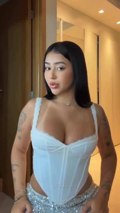 Beca Barreto (@becaa_barreto)