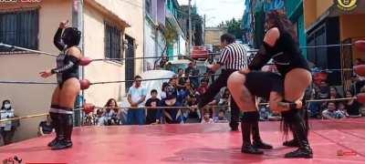 Reyna Obscura wedgie and spank