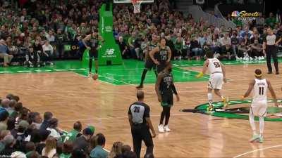 [Highlight] Grant Williams does a little side step and Aaron Gordon topples him like a domino, play reviewed for a hostile act