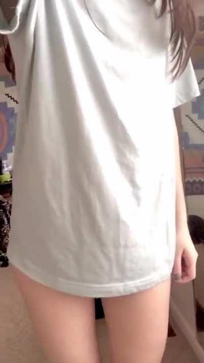 uncovering my booty 😳 [f]