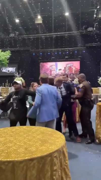 Cops allow grandpa to seek his revenge