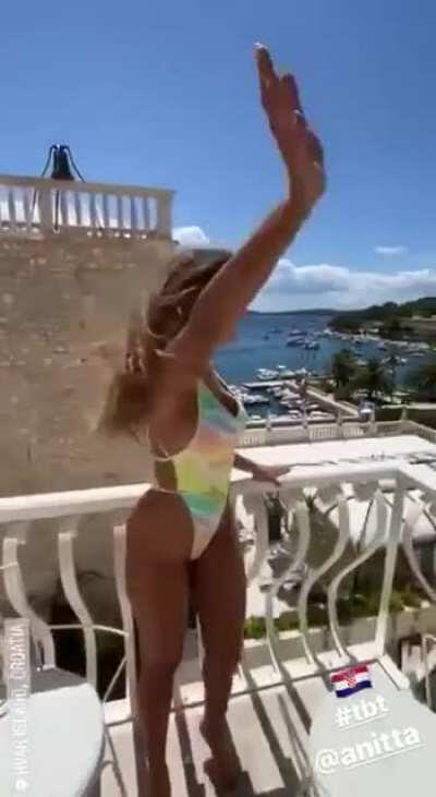 Essa mulher acaba cmg