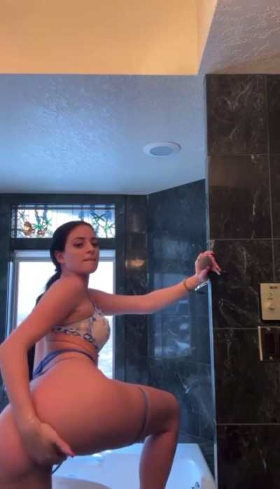 Camilla Araujo New Video Leaks – Teasing Ass In Bath