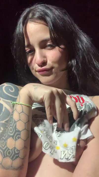 Tits with piercings uwu 