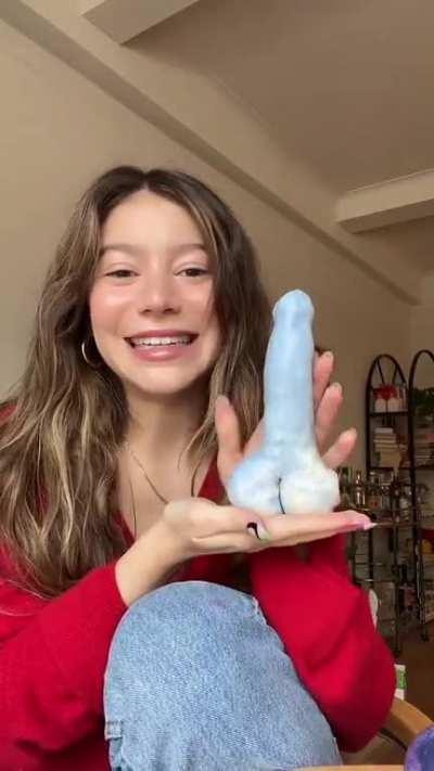 Genevieve Hannelius made a male body part.