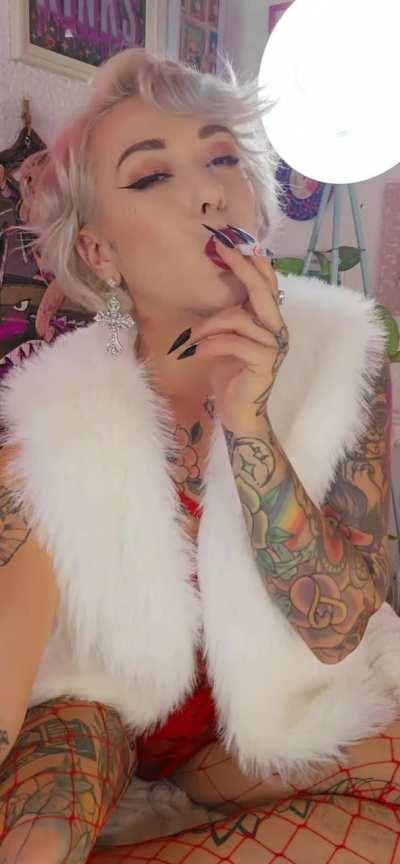 Glossy Red lips 💋