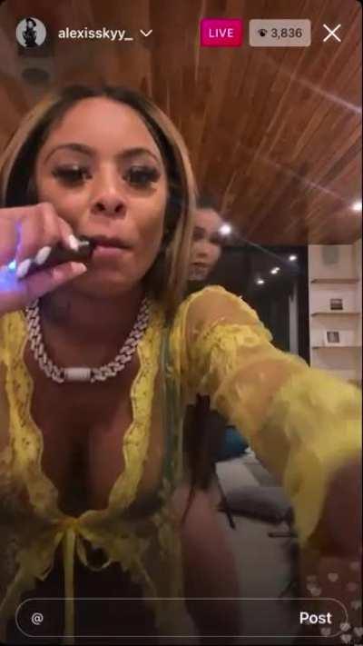 Alexis sky live pt1 😍