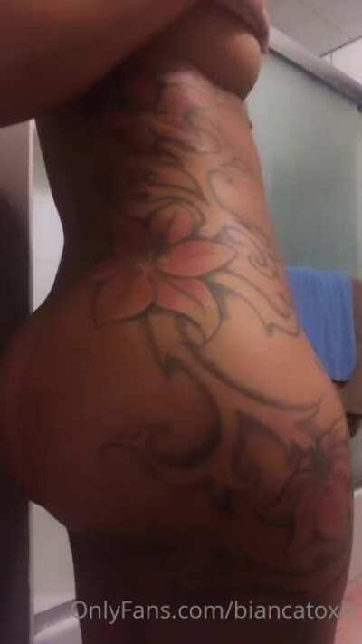 Bad Chicks Only. Bi@nc@Toxic, Join the Vip for the DM content.