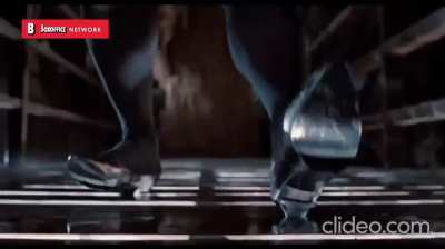 Muscle woman punched in the stomach (she fell with one punch)