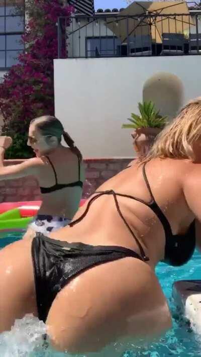 Bebe Rexha twerking in the pool