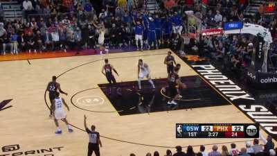 [Highlight] GP2 deflects a pass and Poole hits the 3