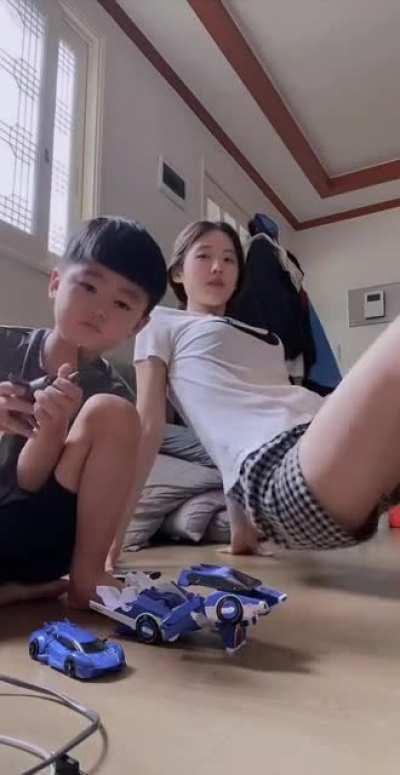 Average South Korean thot moment