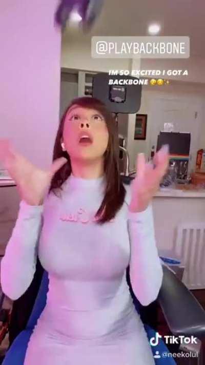 Neeko out here getting thick i dont know i can control myself