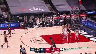 [Highlight] Keljin Blevins steps back and swishes the midrange over Nnaji