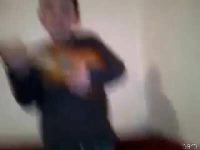 Unusual way to play on ukulele