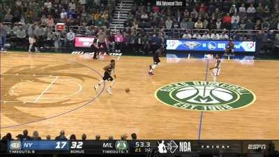 [Highlight] Giannis has a brainfart