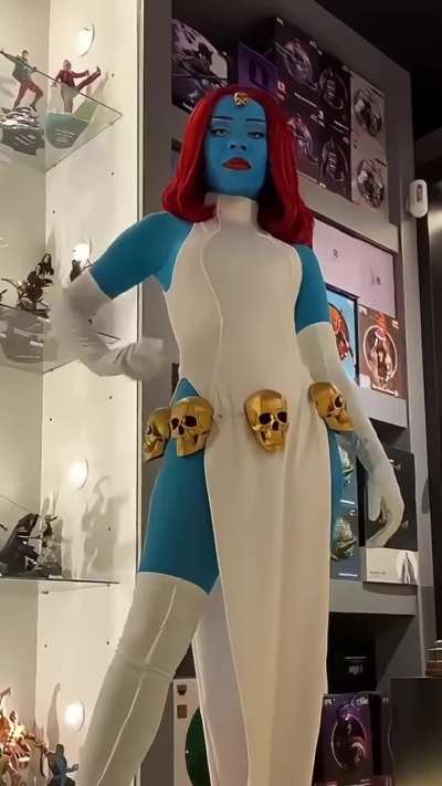 Drielly Pires as Mystique