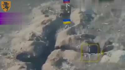 Ukrainian soldier throws his helmet at a Russian soldier in CQB.