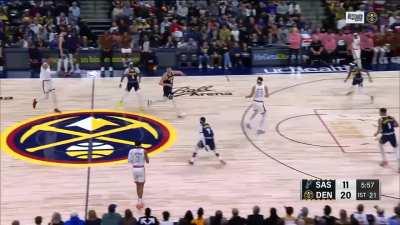 [Highlight] Wembanyama steal leads to a Zach Collins no-look-over-the-shoulder dime