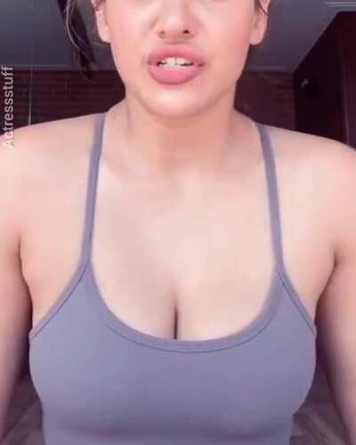 Aisha Sharma giving morning motivation 😍 by showing her big milky boobs full of energy drink 🤤 🔥🔥🔥