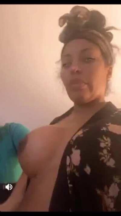 K Michelle stay showin the tits on live👌🏾