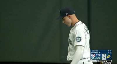 [Highlight] [Highlight] Seattle outfielders collide allowing the Blue Jays a double.