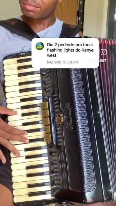 Flashing Lights na sanfona.