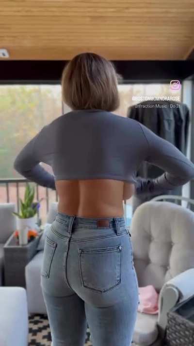 Nora Rose Jean (@omgitsnorarose)