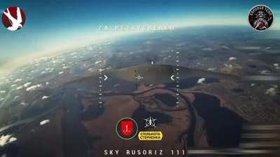 A Ukrainian FPV pilot attacks a Russian 