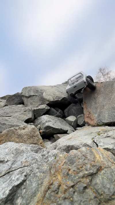 Got the rig crawling very, very well now.