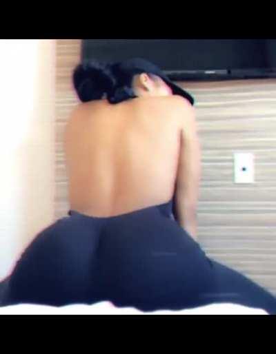 Tease ME Baby🍑💦💥... Who did it Best??  