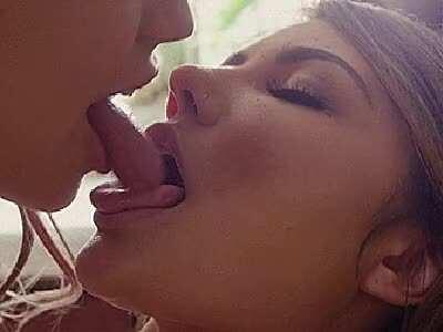 I would Love to get kissed like this