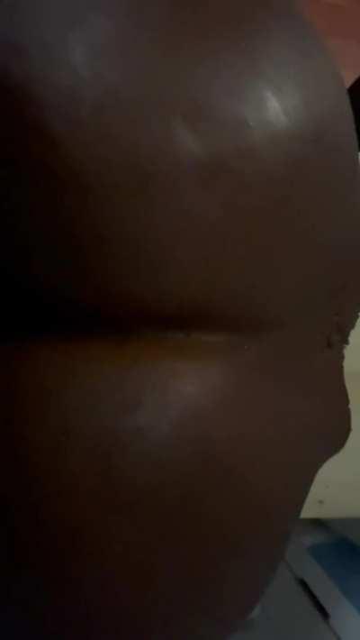 What y’all been waiting for Fantasia getting banged. Look at that giggly booty. Oh my goodness those buttcheeks.🤤🤤👍