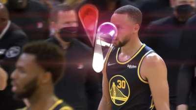 [Highlight] Curry comes off the Draymond screen and drills the triple to take a 14 pt lead into halftime