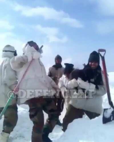 Our Bois Vibin to Hawa Hawa