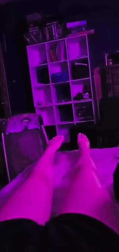 my first foot video for y'all foot fetish guys 😉 #feet #tiktok #tiktokfeet