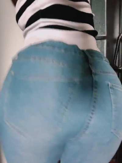 Like my tight butt wiggling? 😉