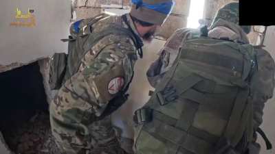 HTS pushing Syrian regime positions, prisoners locked up for years by Assad seen freed at the end. 