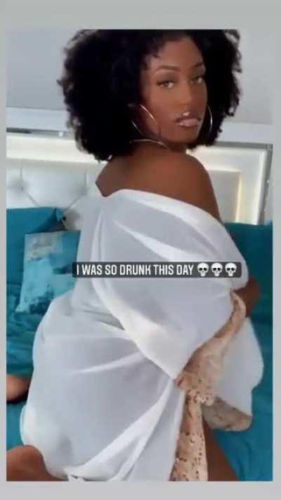 Key chaotic shaking ass