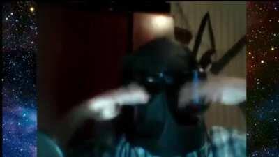 este es tu idolo?????