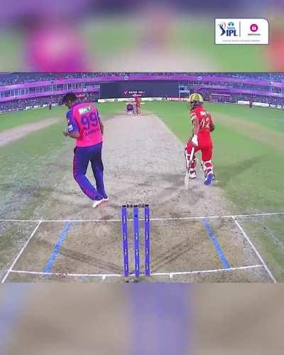 Batters be scared be very scared when Ashwin is bowling!! 😂