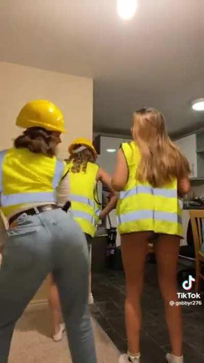 BooB the Builder 👷‍♀️😁 [gabbyr276]