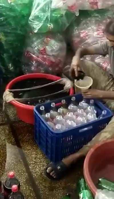 Bc mehman naraz hotay hain agar bottle ki jagah sherbet pilao 🤦