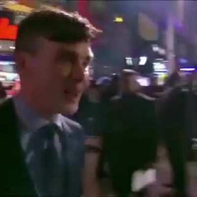 Eu depois de matar minha prof de portuques ao enviar matéria de Pronome Neutro (Meu primeiro meme)