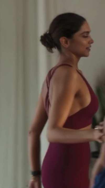 Aaahh fuckk kya sexy badan hai ufff! Boobe daba daba kar chodna hai yaarr! 🤤🔥💦 lund fudak rha hai bc sssss!!