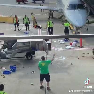 October 1, 2019 at Chicago O'Hare international airport no one was injured and the incident resulted in one 10 minute flight delay. (Via flytastefully on IG)